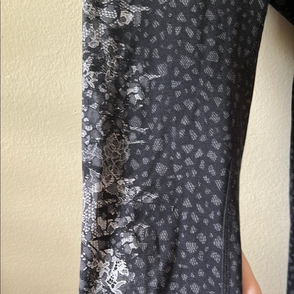 LULULEMON Wunder Under High Rise Tight 28” - Picture 8 of 8